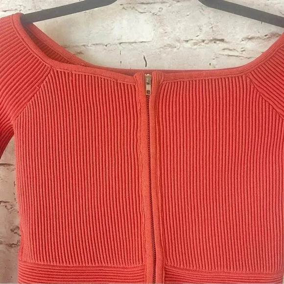 GIANNI BINI Women's XS Cropped Madelyn Ribbed Sweater Off the Shoulder Rust Fall - Picture 6 of 9